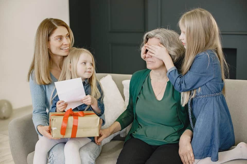 6 idées de cadeau pour la fête des grands-mères